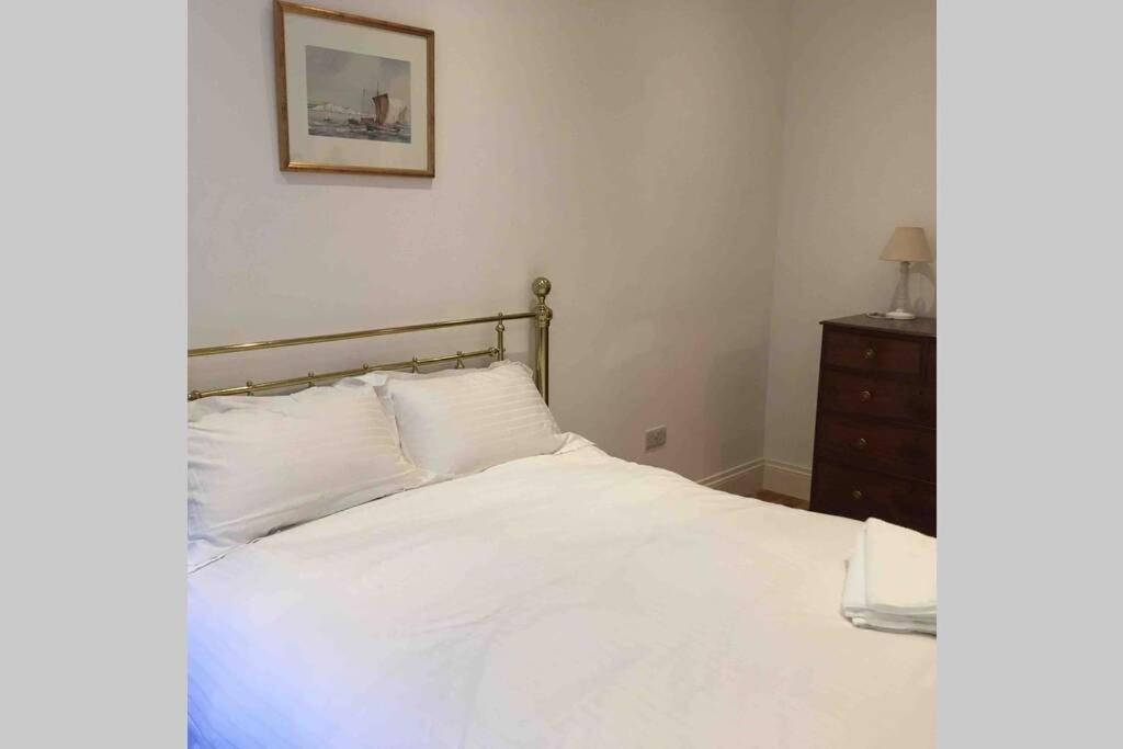The Courtyard Apartment, Strangford Exterior photo