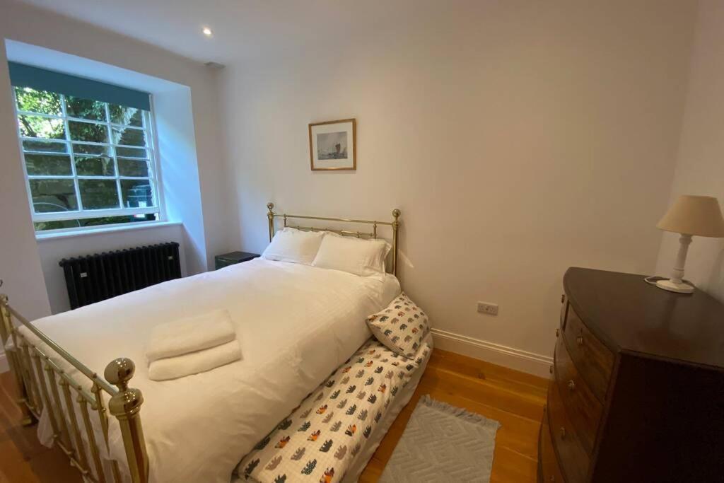 The Courtyard Apartment, Strangford Exterior photo