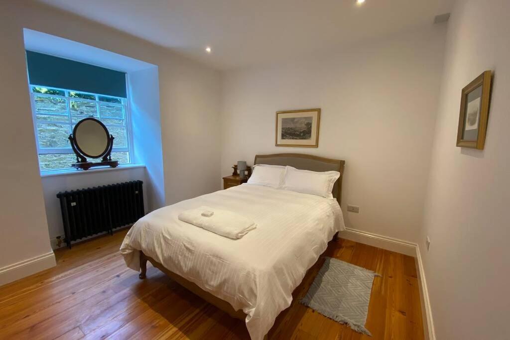 The Courtyard Apartment, Strangford Exterior photo